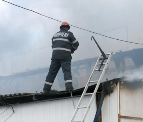 Barul Enigma din Kogălniceanu s-a umplut de fum de la un expresor
